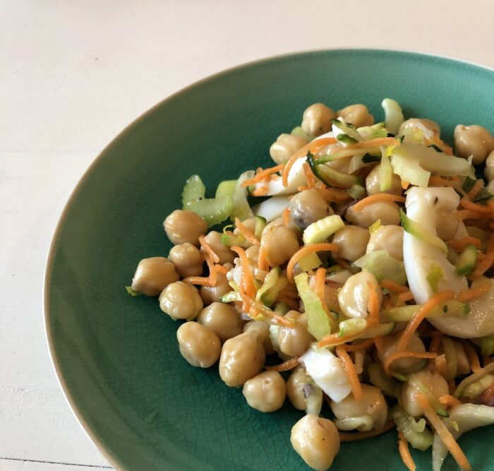 Insalata di seppie, carote e ceci