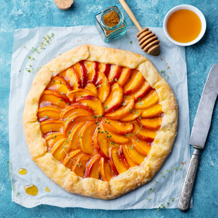 crostata-pesche-e-basilico